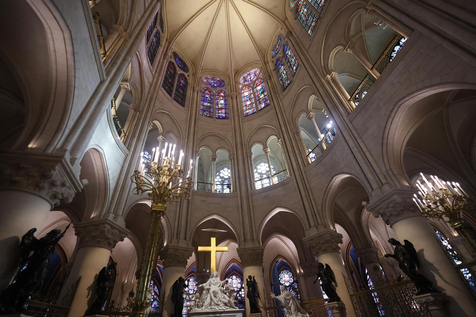Así es el nuevo interior de Notre Dame tras la restauración Así es el nuevo interior de Notre Dame tras la restauración