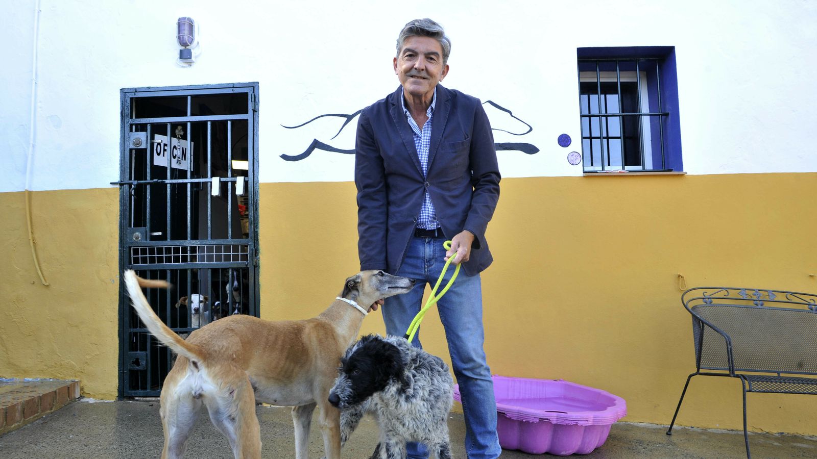 Juan Bernal, veterinario responsable del centro.