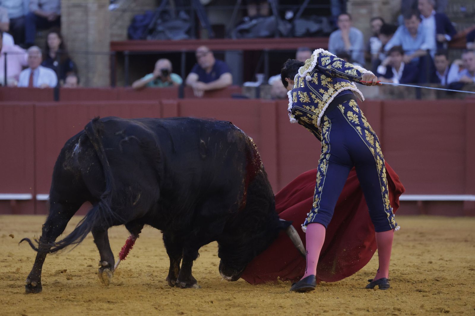 Las Imágenes de la cuarta corrida de abono en la Maestranza de Sevilla