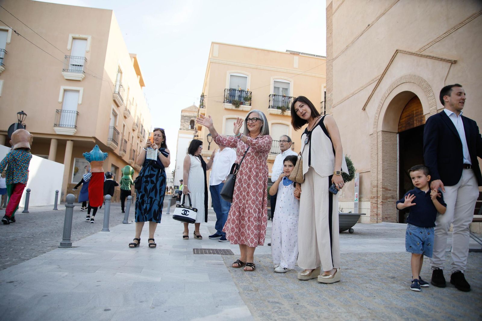 Desfile de Gigantes y Cabezudos de Vera, en imágenes