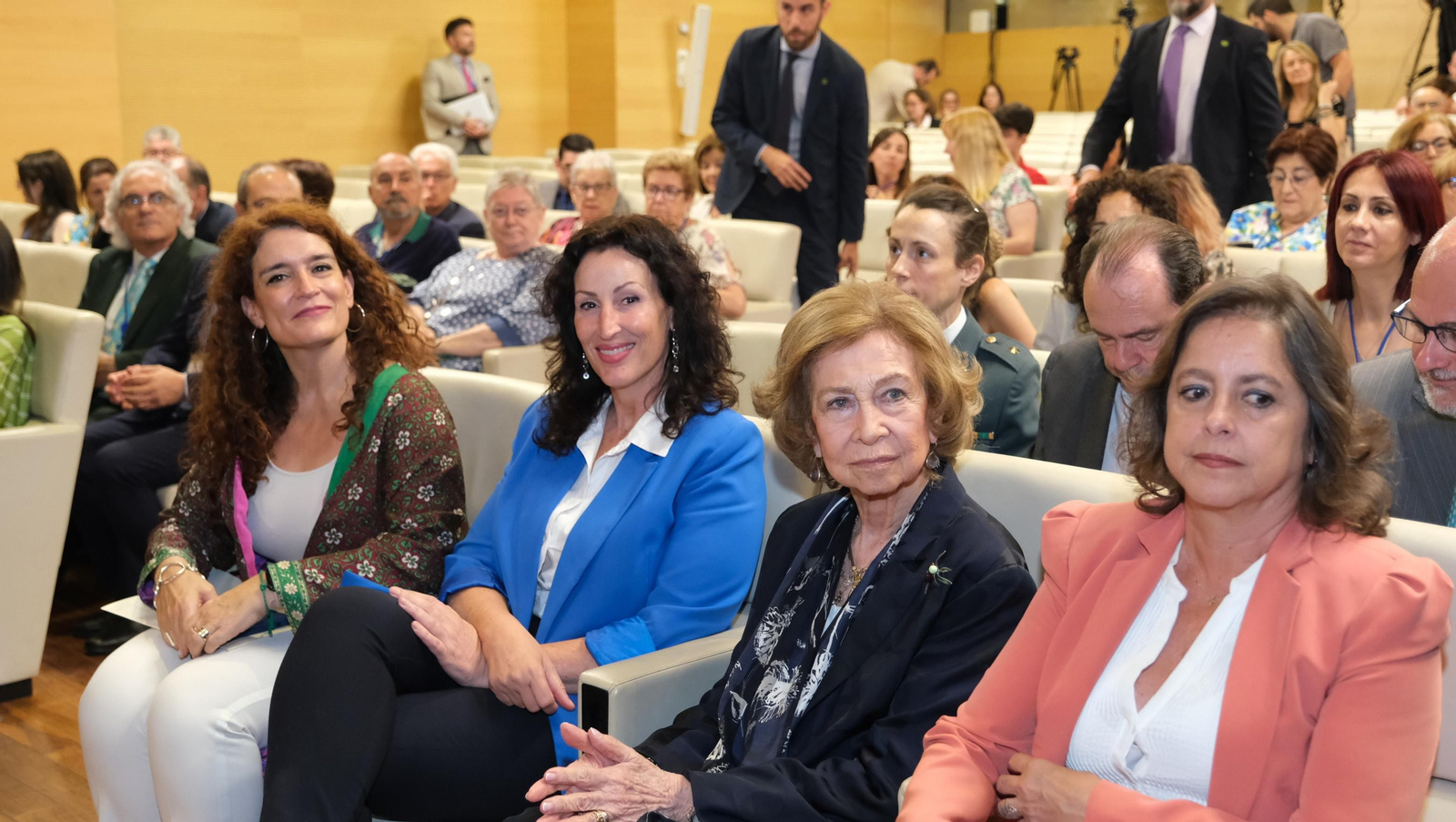 La Reina Sofía inaugura el I Congreso Internacional sobre ELA, en imágenes