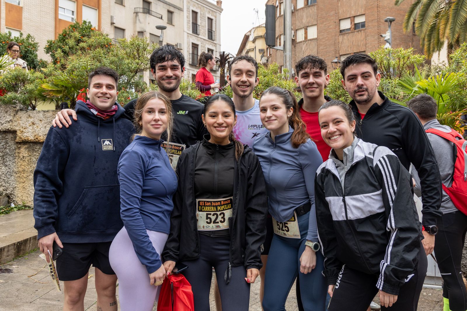 En imágenes: la lluvia no frena a más de un millar de corredores en la V Carrera Popular del IES San Juan Bosco (2)
