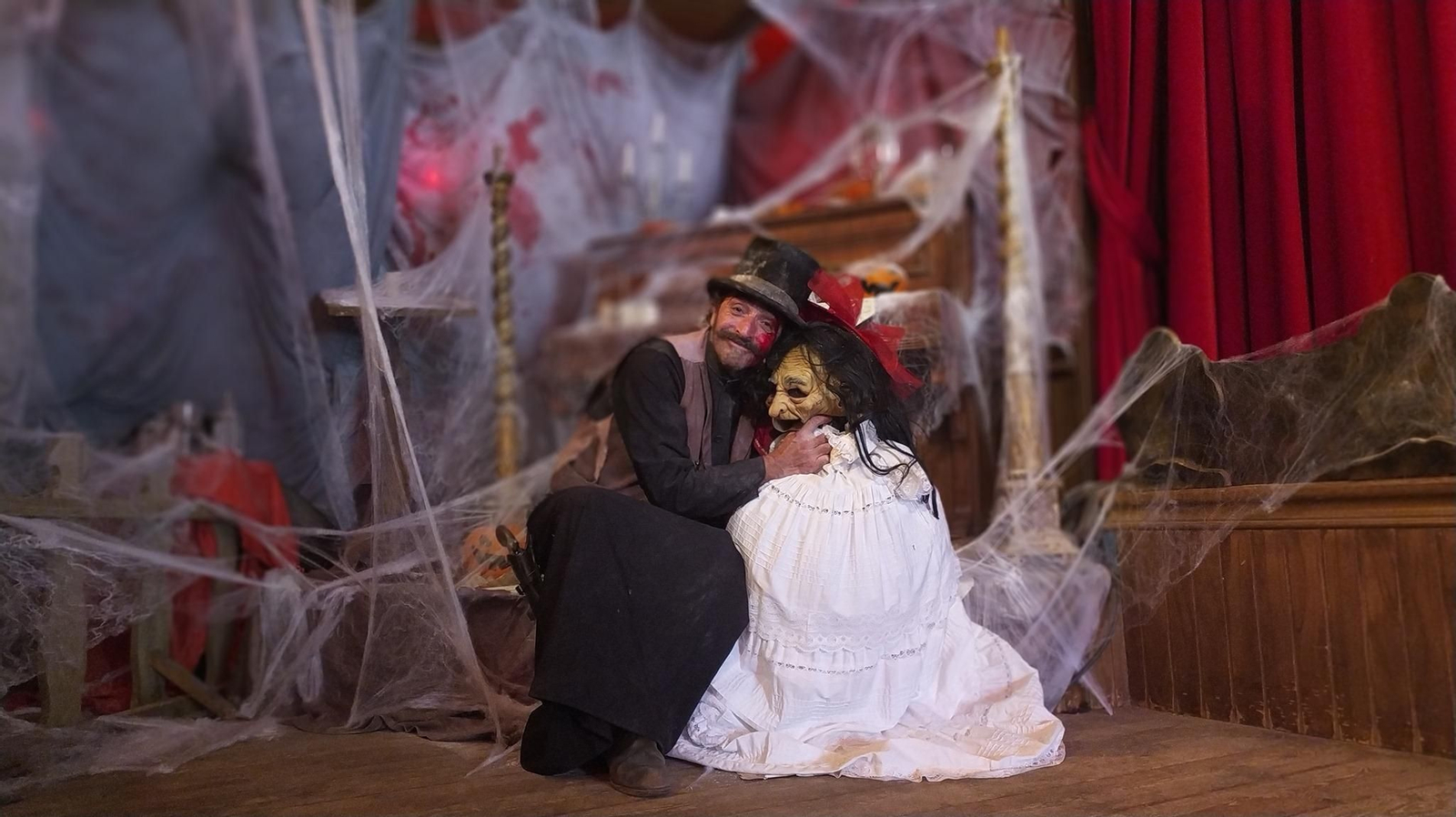 MiniHollywood ofrece una experiencia terrorífica.