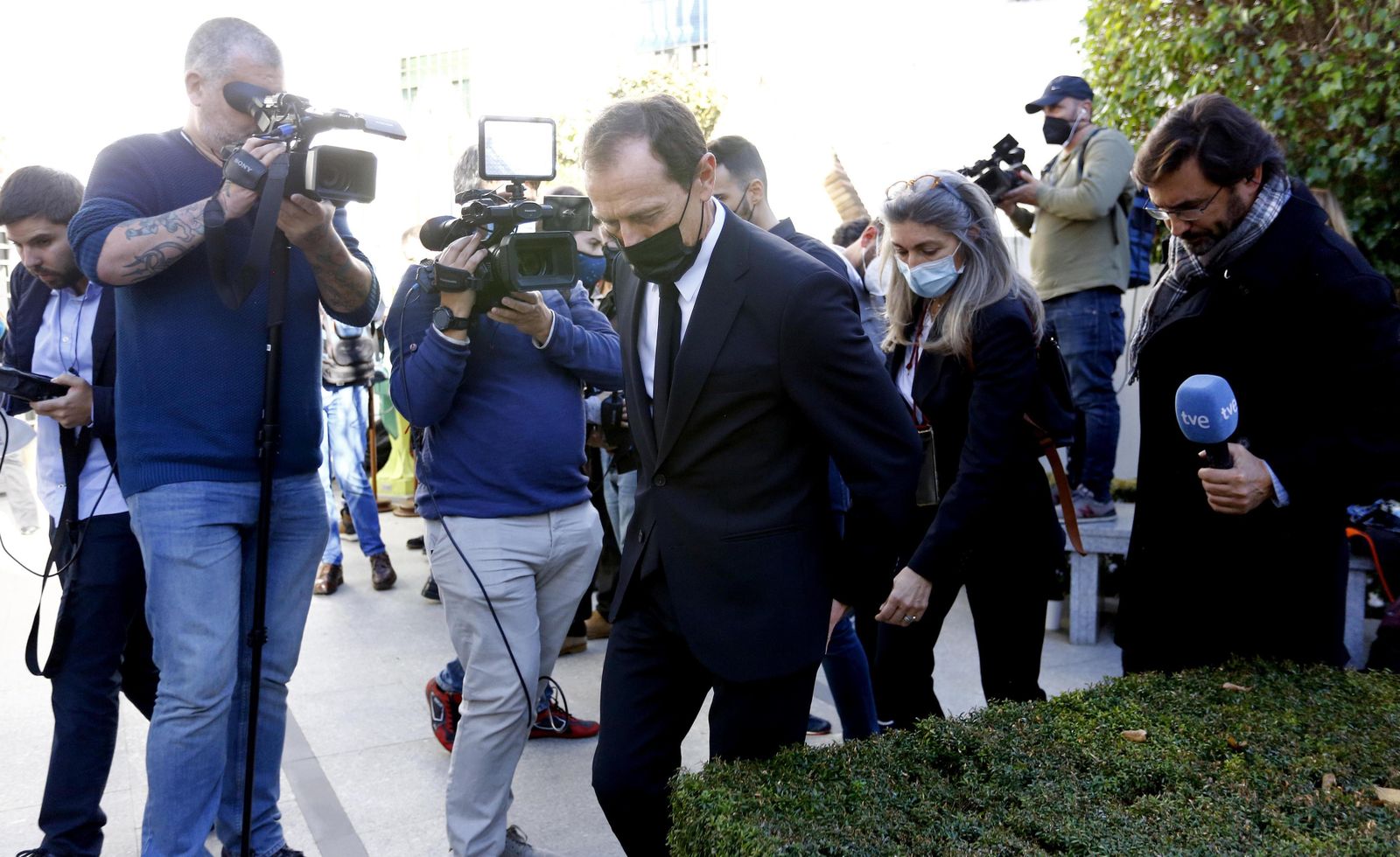 La despedida de Marbella a Manolo Santana, en imágenes