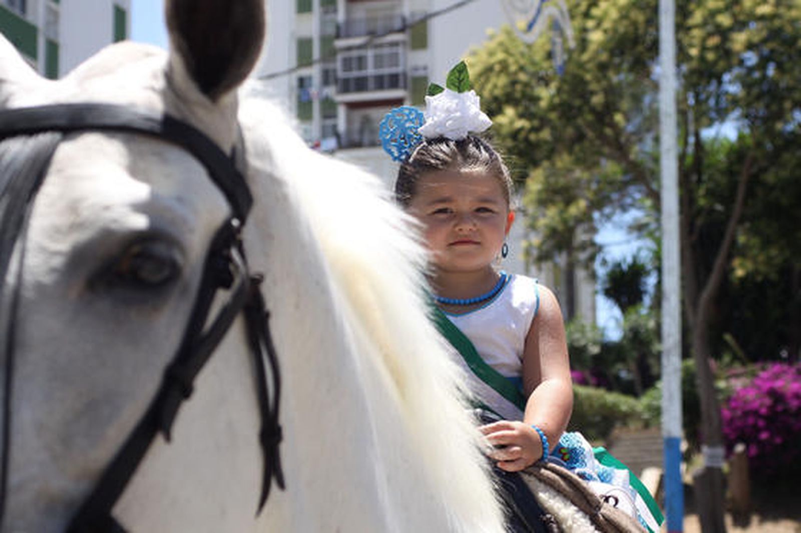 Los algecireños viven intensamente la jornada del sábado en la Feria. 

Foto: Vanessa Perez