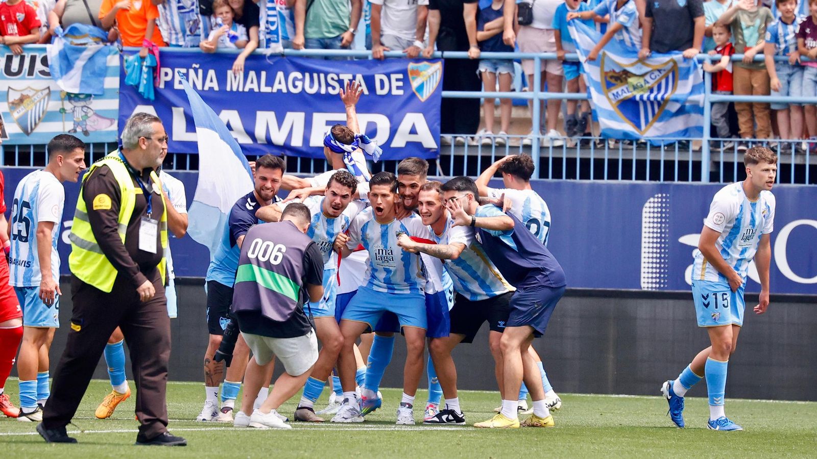 Las fotos de la celebración del ascenso del filial del Málaga CF
