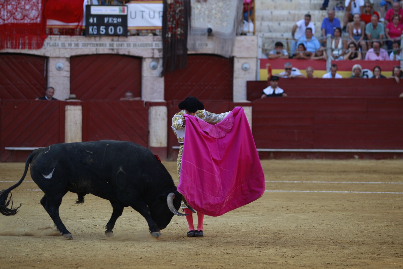 Imágenes de la corrida de toros del jueves en la Feria de Almería 2024