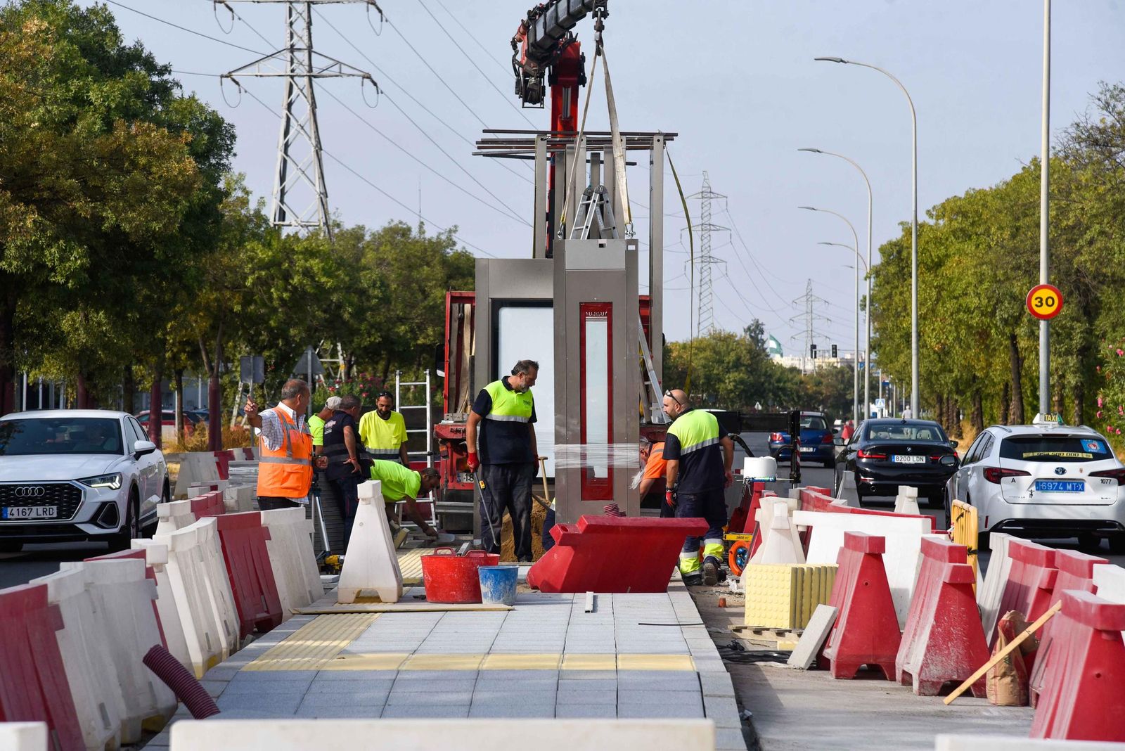 Fotografías de las obras en Sevilla Este por el tranvibús