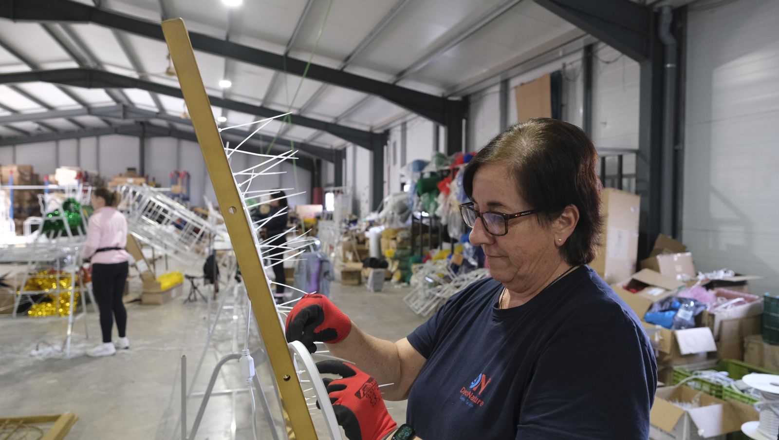 Desde Huécija a todo el mundo, Deconature, alegra la navidad con sus luces, en imágenes