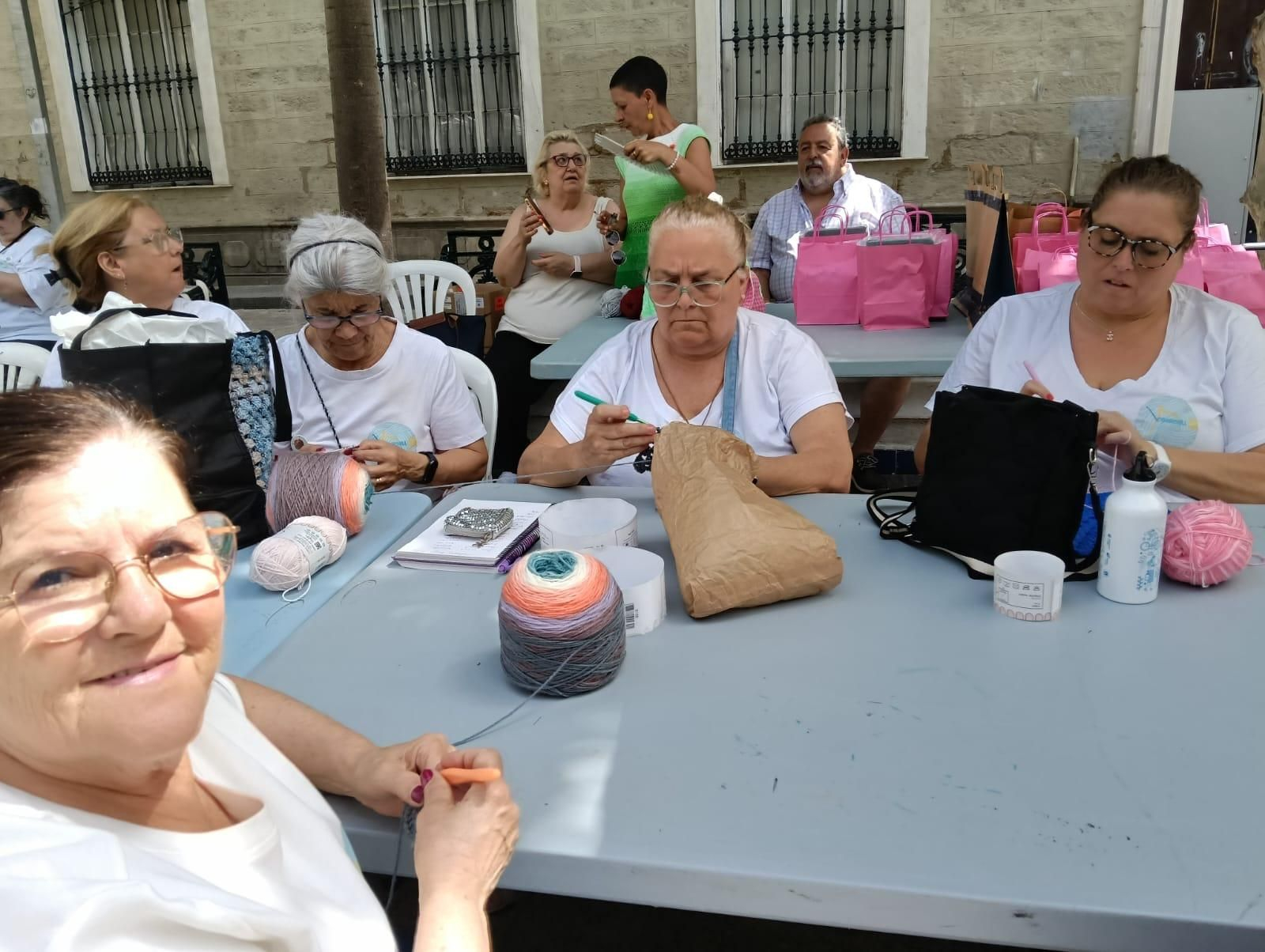 La Plaza de Mina teje