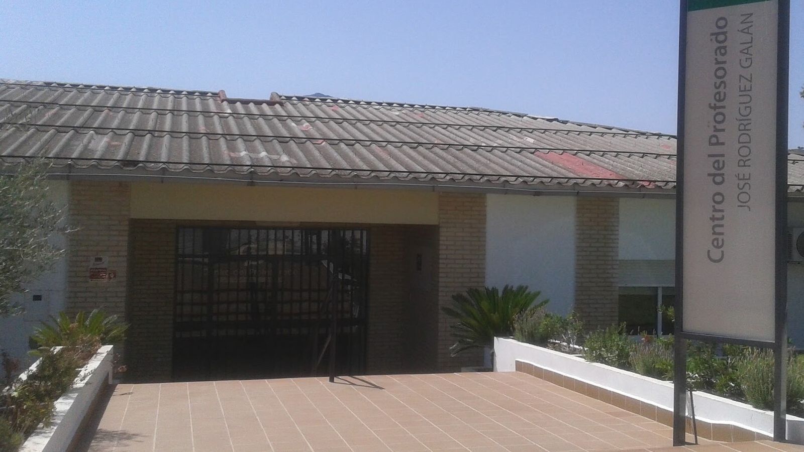 Entrada del centro de profesores de Antequera.