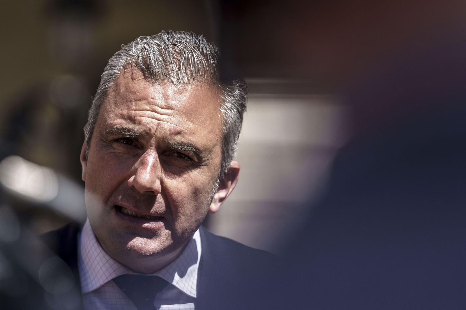 Javier Ortega Smith considera "equivocada e injusta" la decisión de Vox de retilarle de portavoz adjunto en el Congreso.