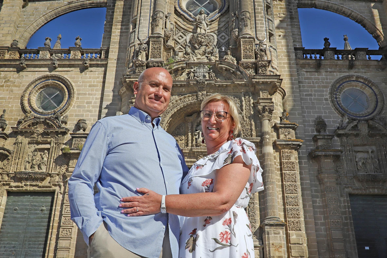 Simonetta Franco y Lorenzo Piovan, ayer frente a la Catedral.