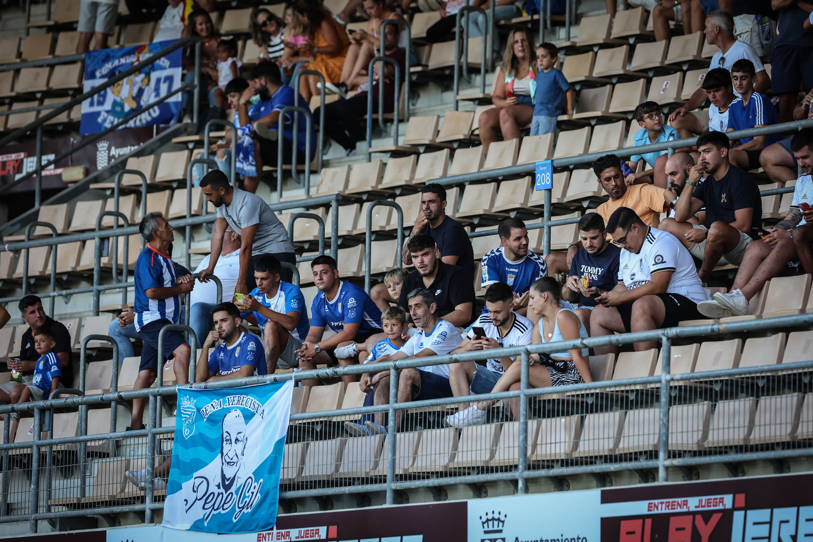 Búscate en el partido del Xerez CD - Lucena