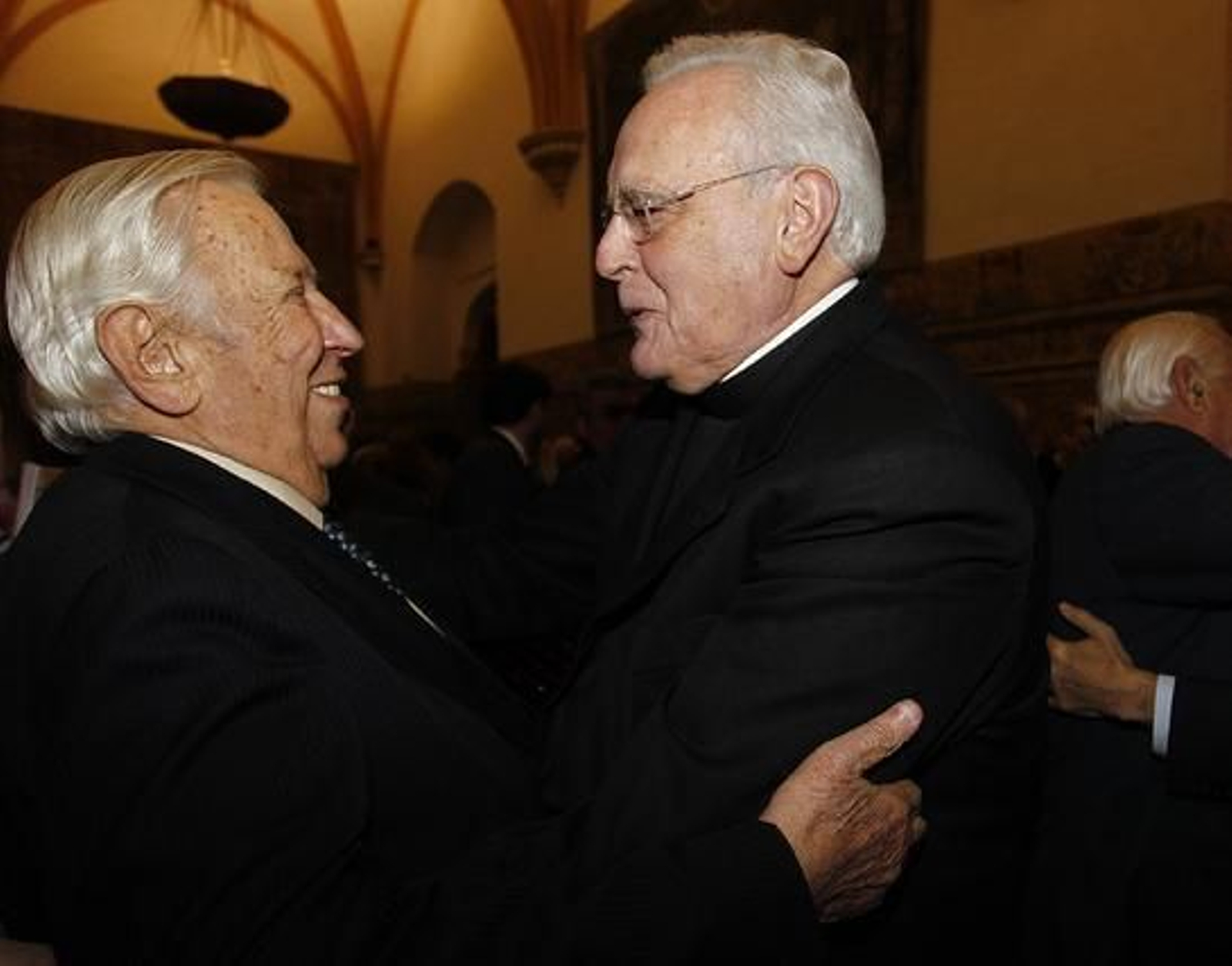 Manuel Olivencia y monseñor Amigo.

Foto: Antonio Pizarro / Juan Carlos Vázquez / Victoria Hidalgo / Manuel Gómez