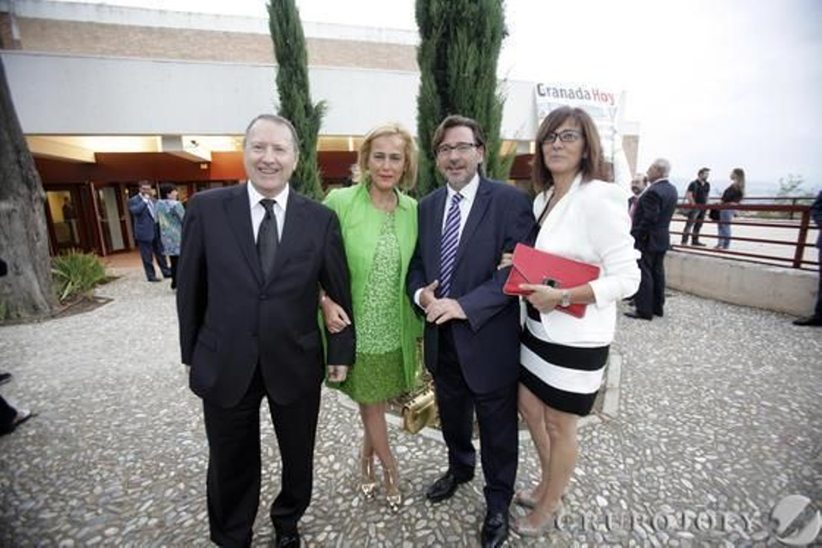 El presidente del consejo Consultivo, Juan Cano, junto con Alicia López Nevot, Baldomero Oliver y su esposa Blanca Oliveira.

Foto: Pepe Villoslada-Lucia Rivas