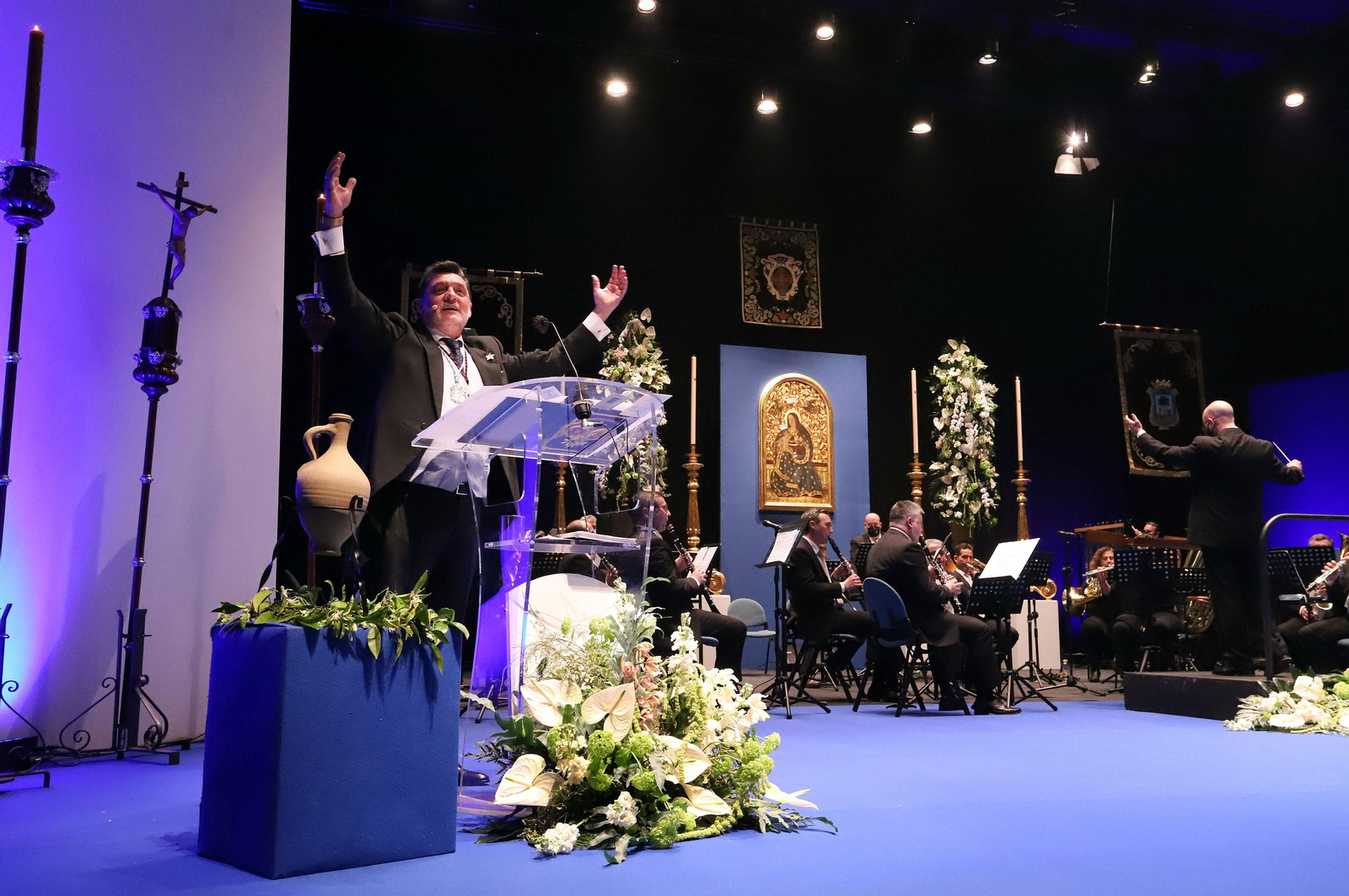 Eduardo Sugrañes, durante su pregón de la Semana Santa de Huelva, en la Casa Colón.