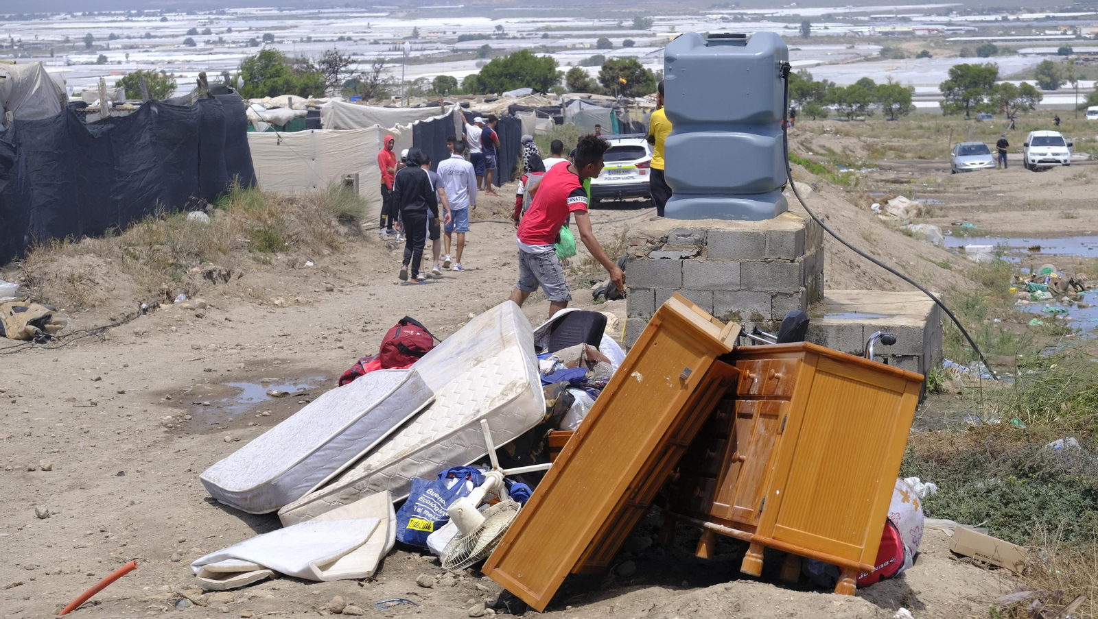 Fotogalería incendio asentamiento de chabolas en Atochares-Níjar (Almería)