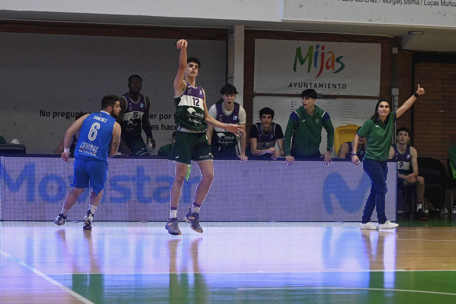 El Unicaja vence al Enrique Soler en la Liga EBA
