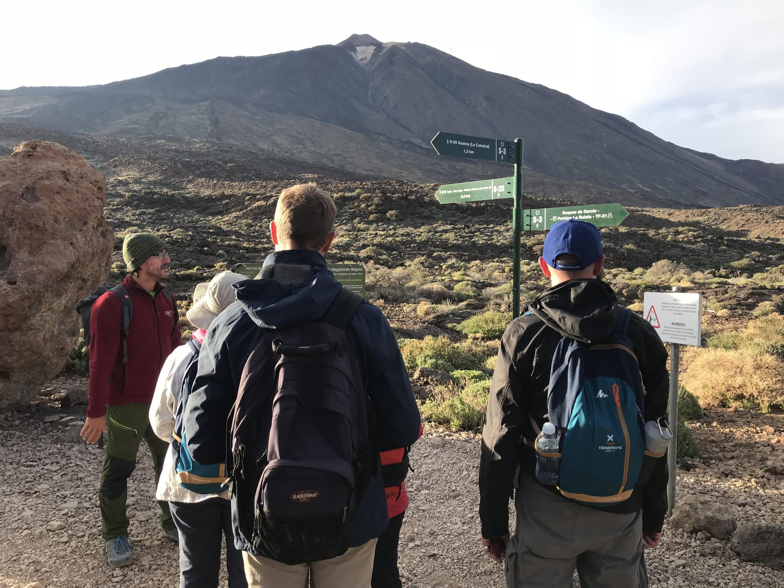 7. En la ruta de Roques García hay imágenes imponentes del Teide.
