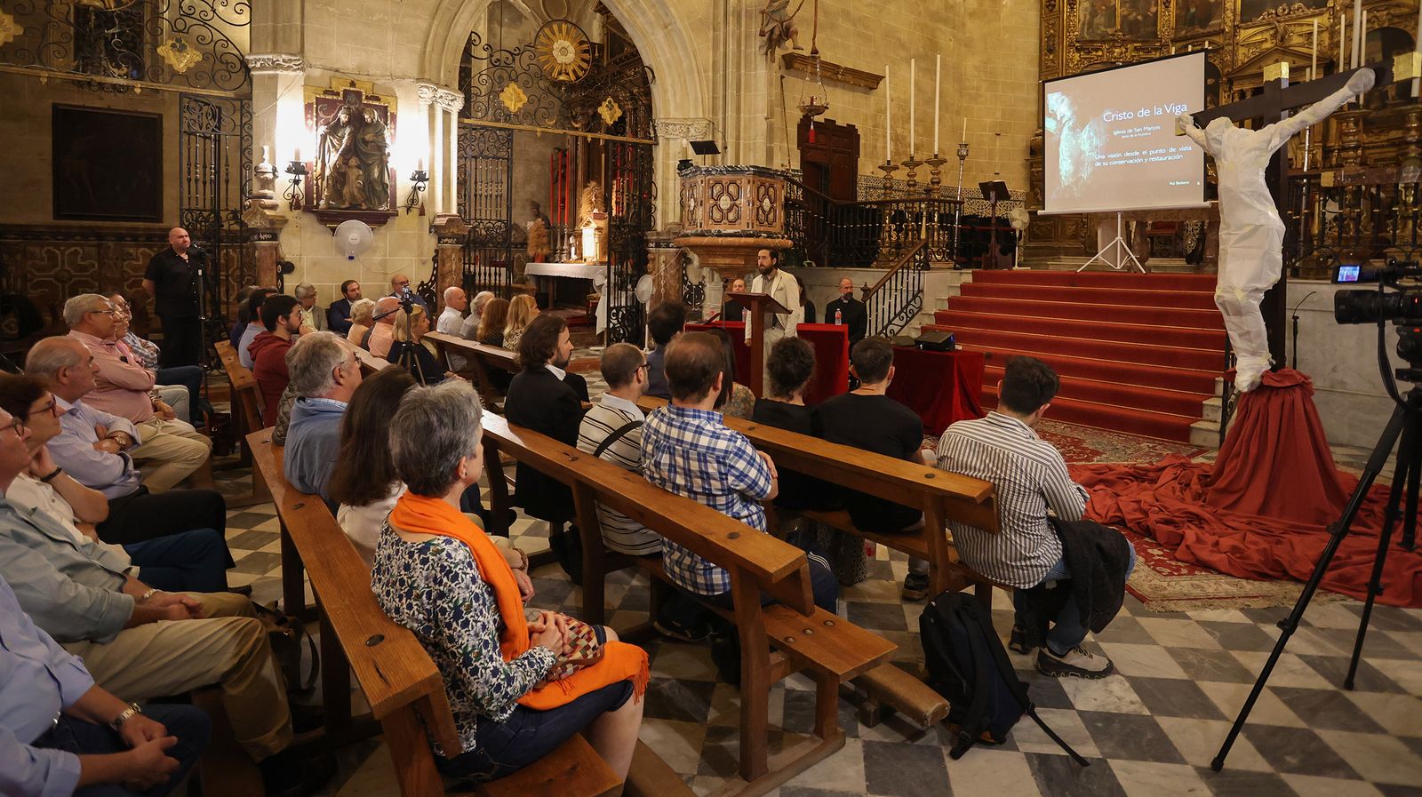 El Cristo de la Viga de San Marcos ya está restaurado