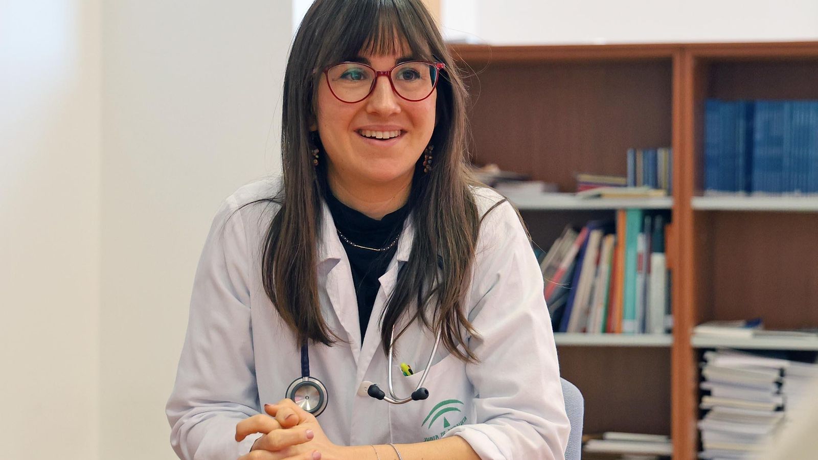 Julia Ollero, residente de Medicina Interna en el hospital Infanta Elena. Julia Ollero, residente de Medicina Interna en el hospital Infanta Elena.