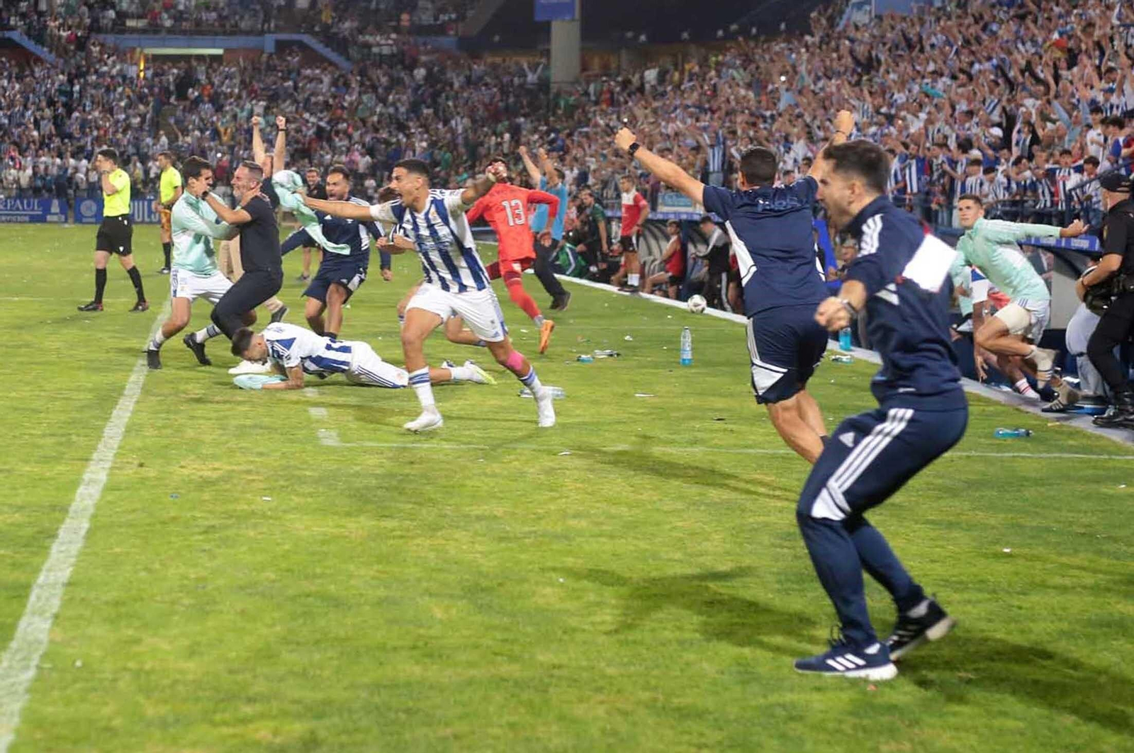 Las imágenes del ascenso del Recre a Primera RFEF