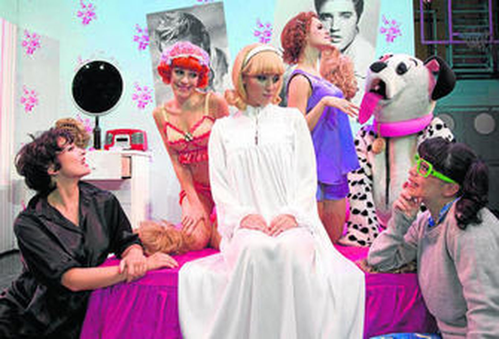 Una de las escenas del musical 'Grease', muy parecida a la de la película.