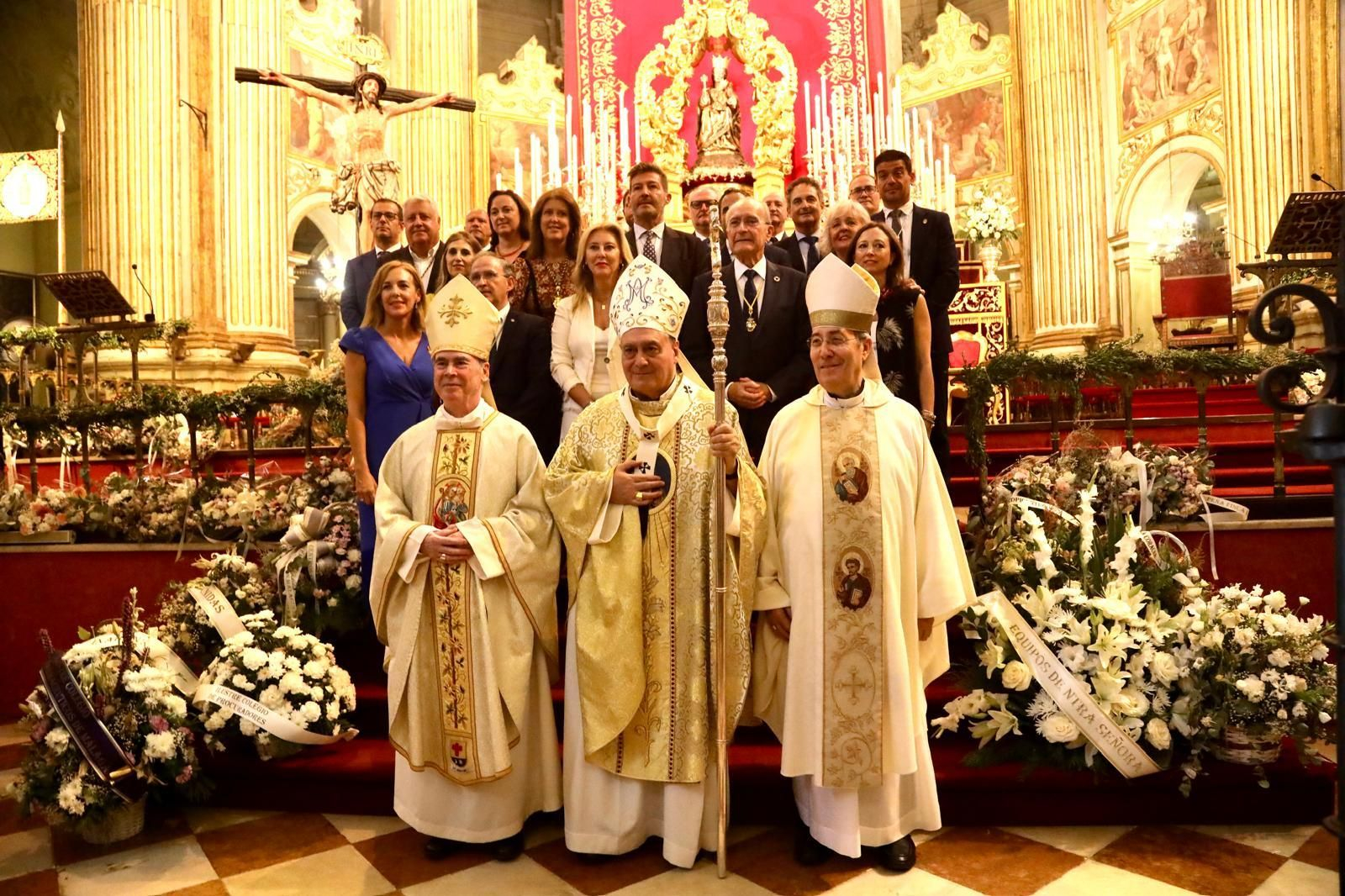 La misa estacional y el pasacalles previo a la procesión de la Victoria en Málaga, en imágenes