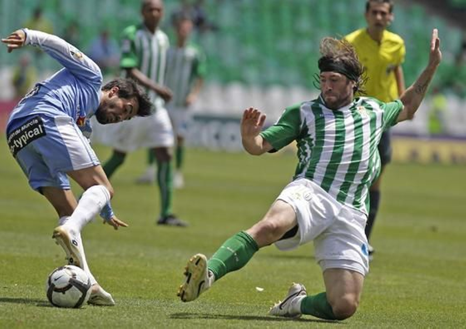 El Betis deja escapar otros dos puntos en casa ante el Murcia. / Antonio Pizarro