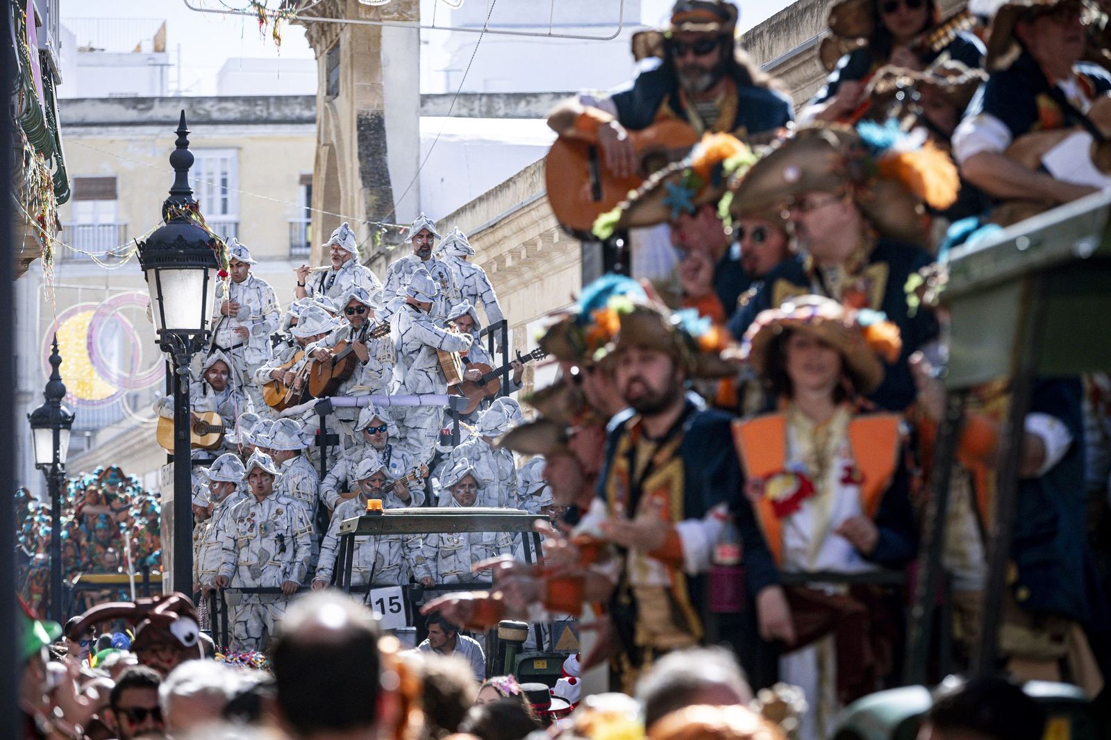 Las imágenes del Domingo de Piñata del Carnaval de Cádiz 2026