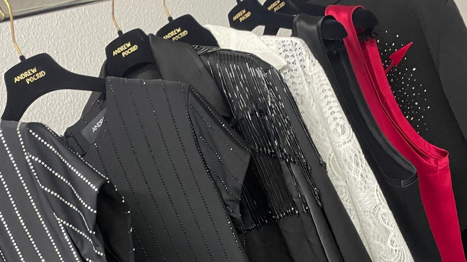 Prendas diseñadas por Andrew Pocrid para Manuel Carrasco