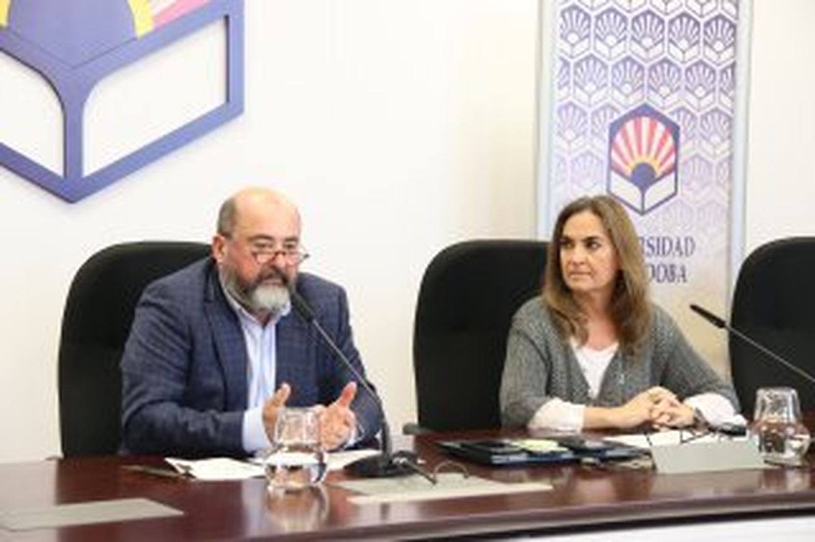 Manuel Torres Aguilar y María José Polo durante la presentación del congreso.