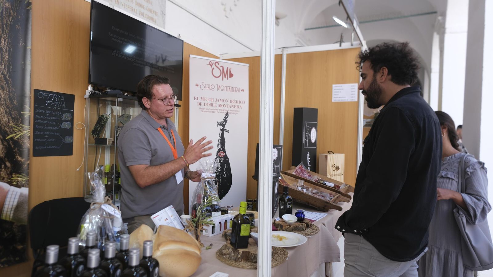 Expositor de Pago Las Monjas & Jamones Luis Blanco.