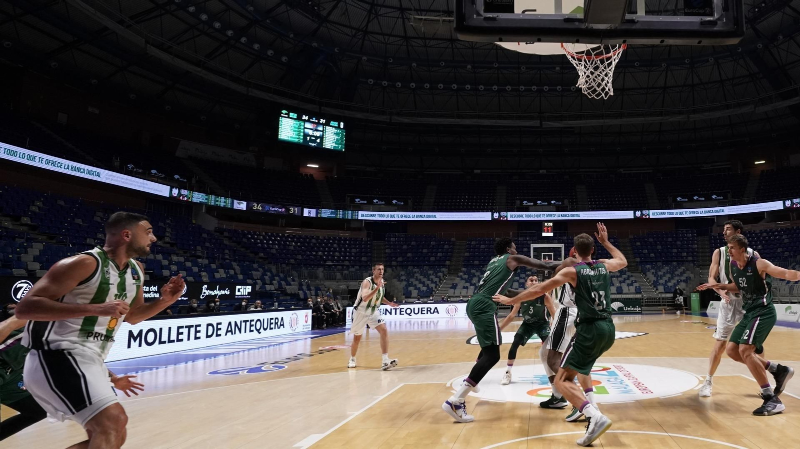 Antequera en la publicidad durante el último partido del Unicaja.