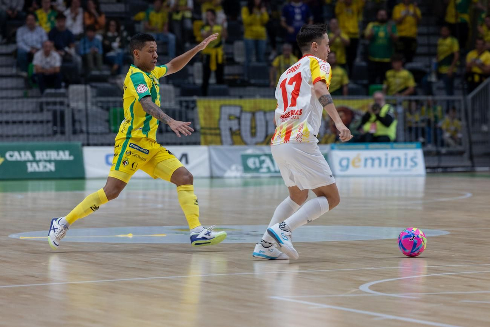 Las mejores fotos de la goleada del Jaén Paraíso Interior FS ante Industrias Santa Coloma