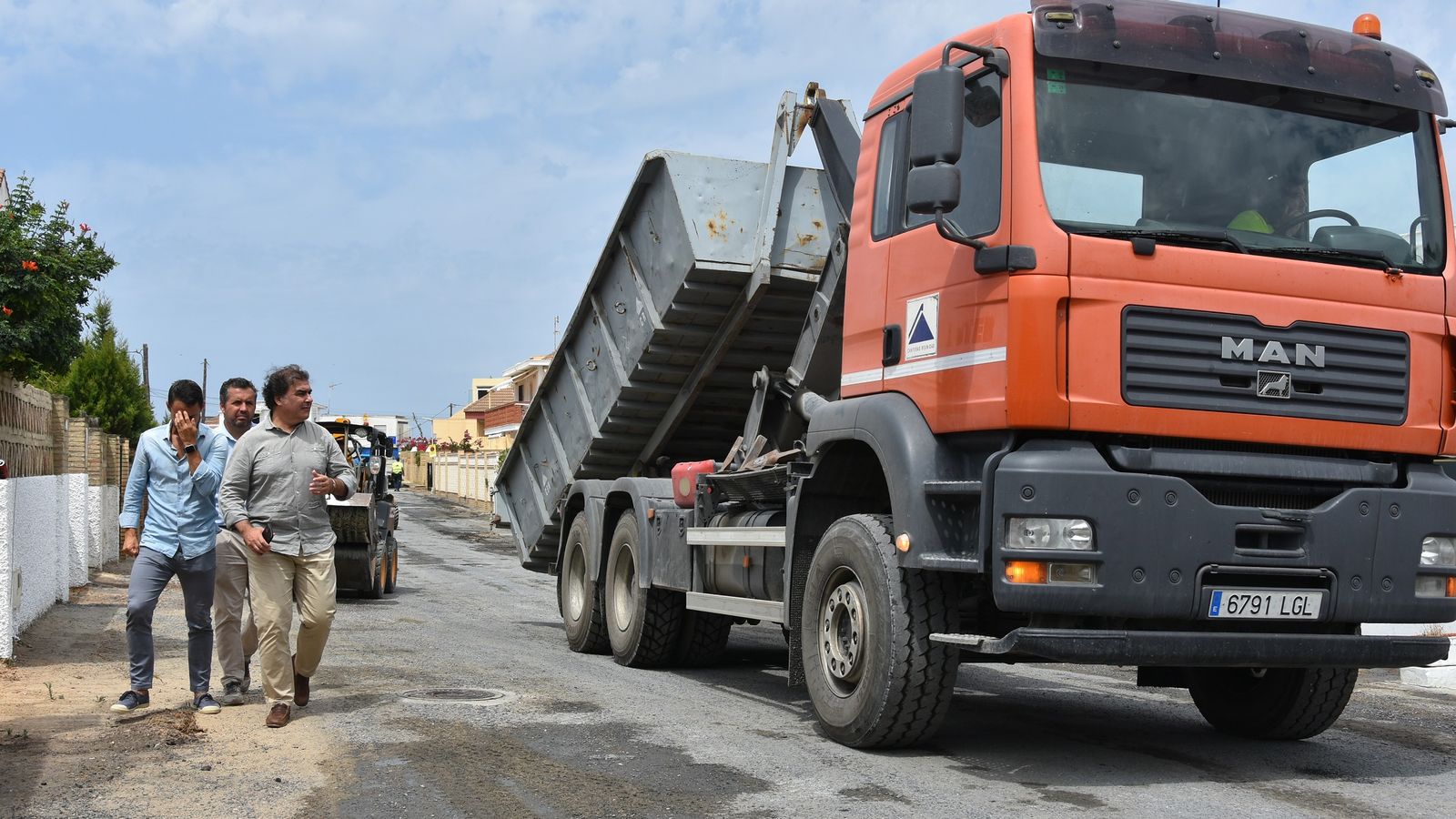 Visita del alcalde de Punta Umbría, José Carlos Hernández Cansino, a las obras.