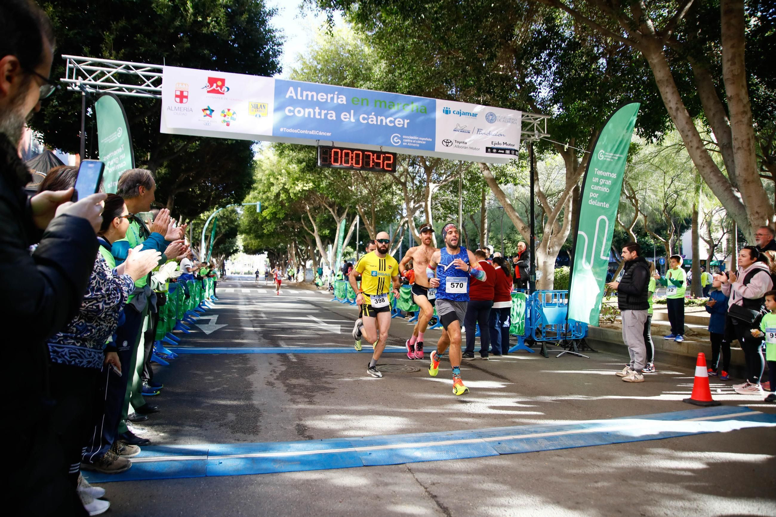 Imágenes de la Carrera contra el Cáncer de Almería