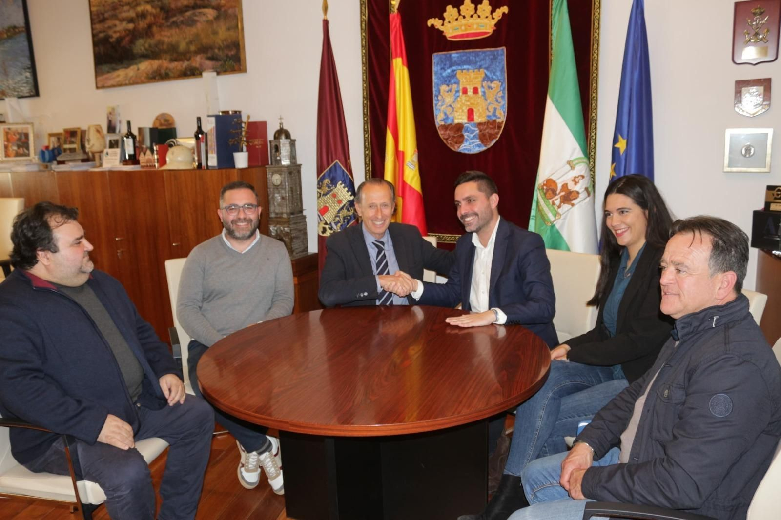 La reunión tuvo lugar en Alcaldía.