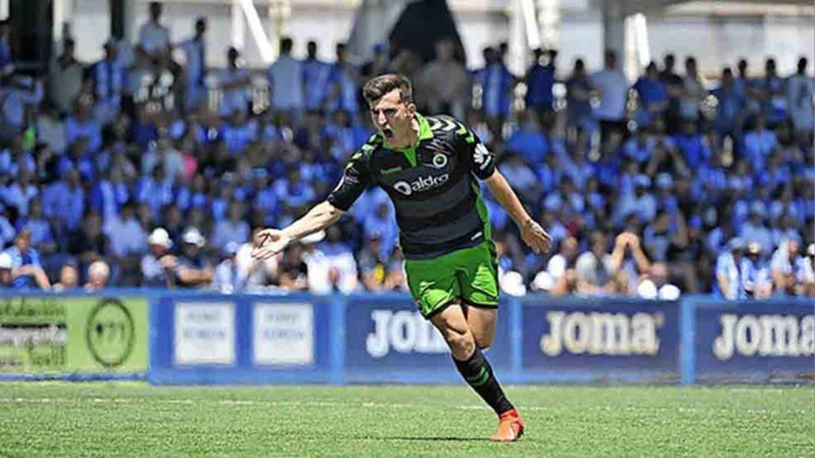 Buñuel jugó la campaña pasada con el Racing de Santander, descendiendo a Segunda B Buñuel jugó la campaña pasada con el Racing de Santander, descendiendo a Segunda B