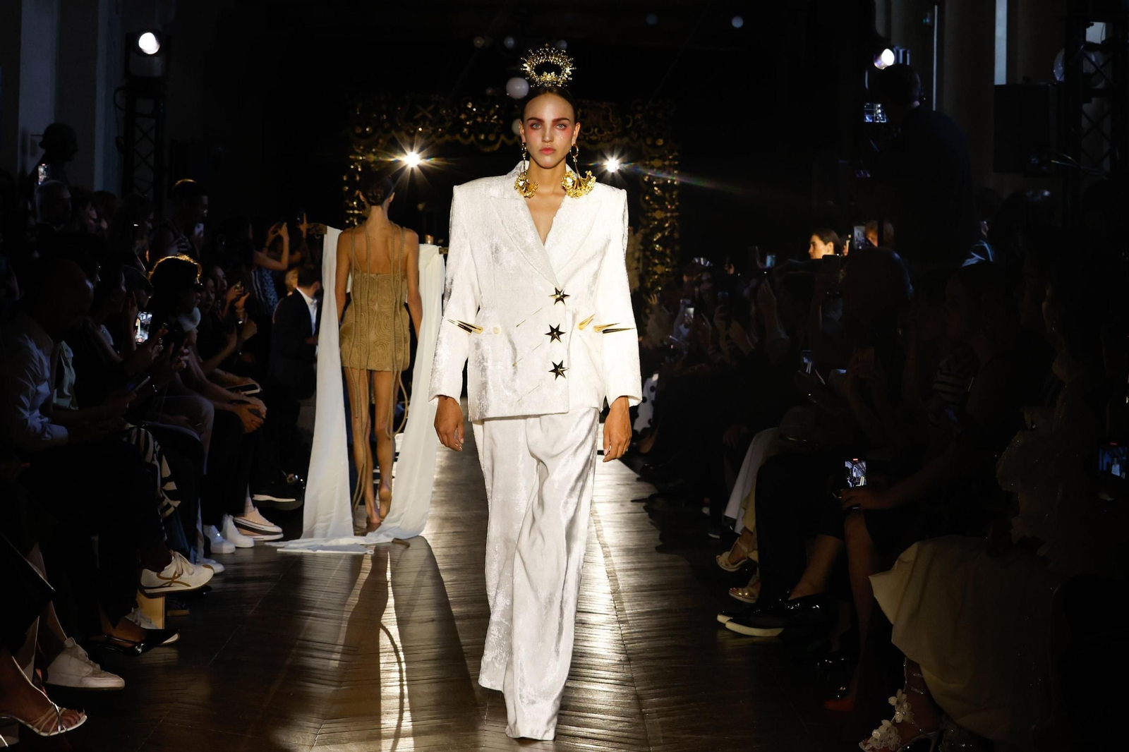 Las mejores fotos de la presentación de la última colección de la cordobesa Juana Martín en la Alta Costura de París