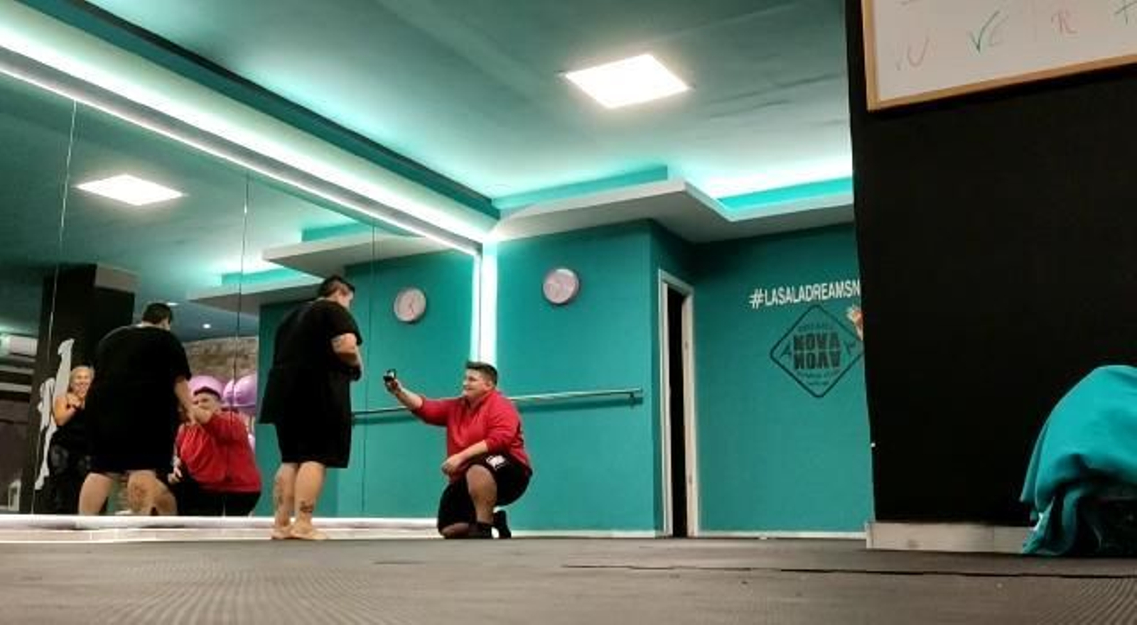 Vídeo: Pedida de mano al ritmo de zumba en Málaga