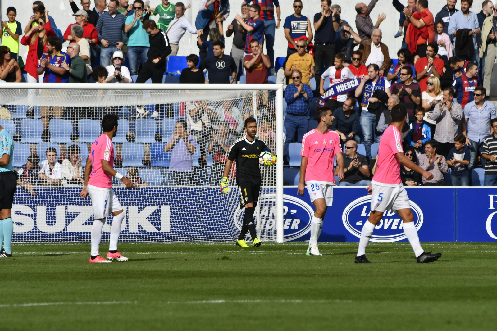 Las imágenes del Huesca-Cádiz