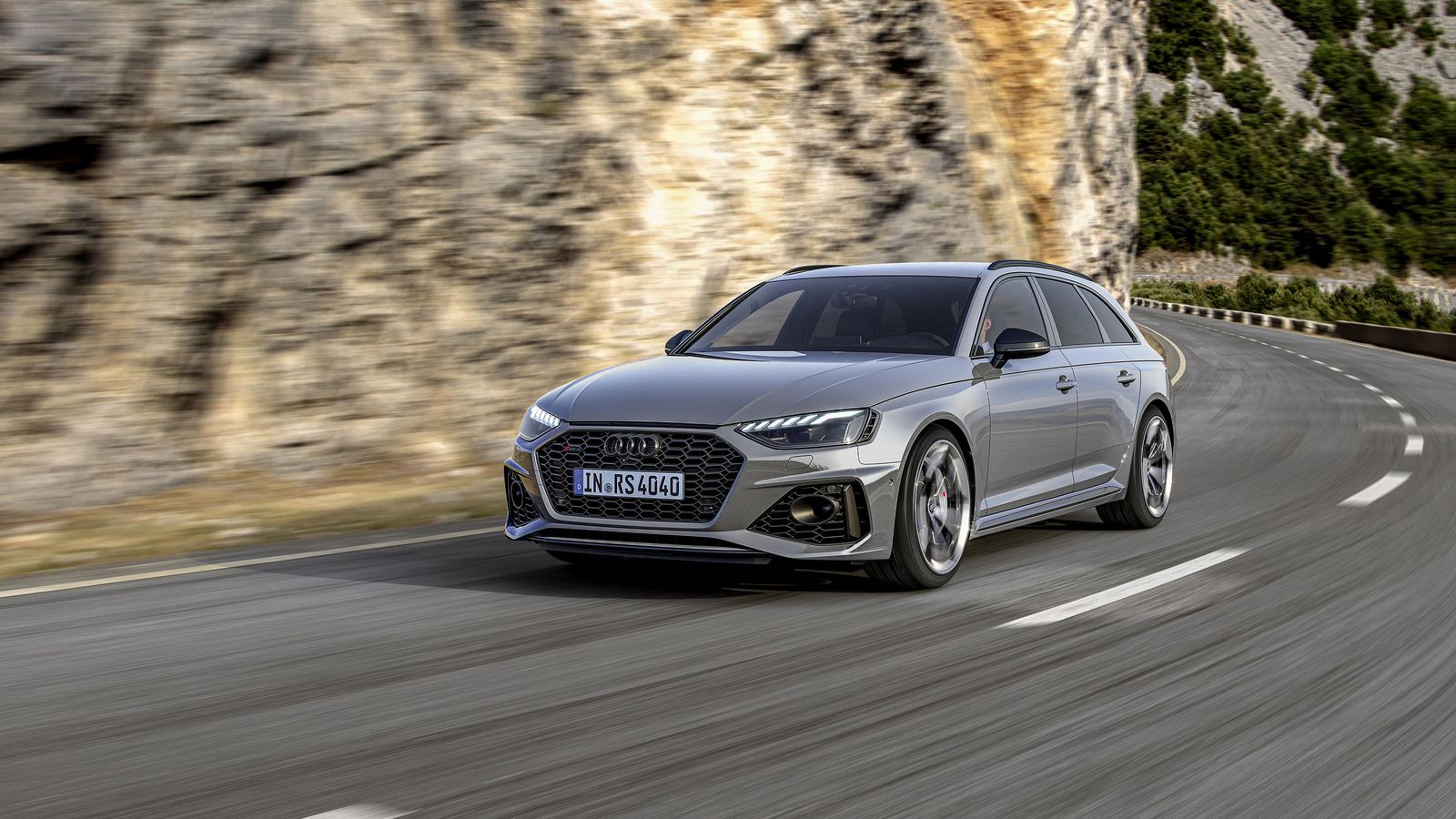 Los RS competition plus, como el RS4 Avant, añaden mejoras en el chasis y transmisión para conseguir optimizar el aspecto dinámico.