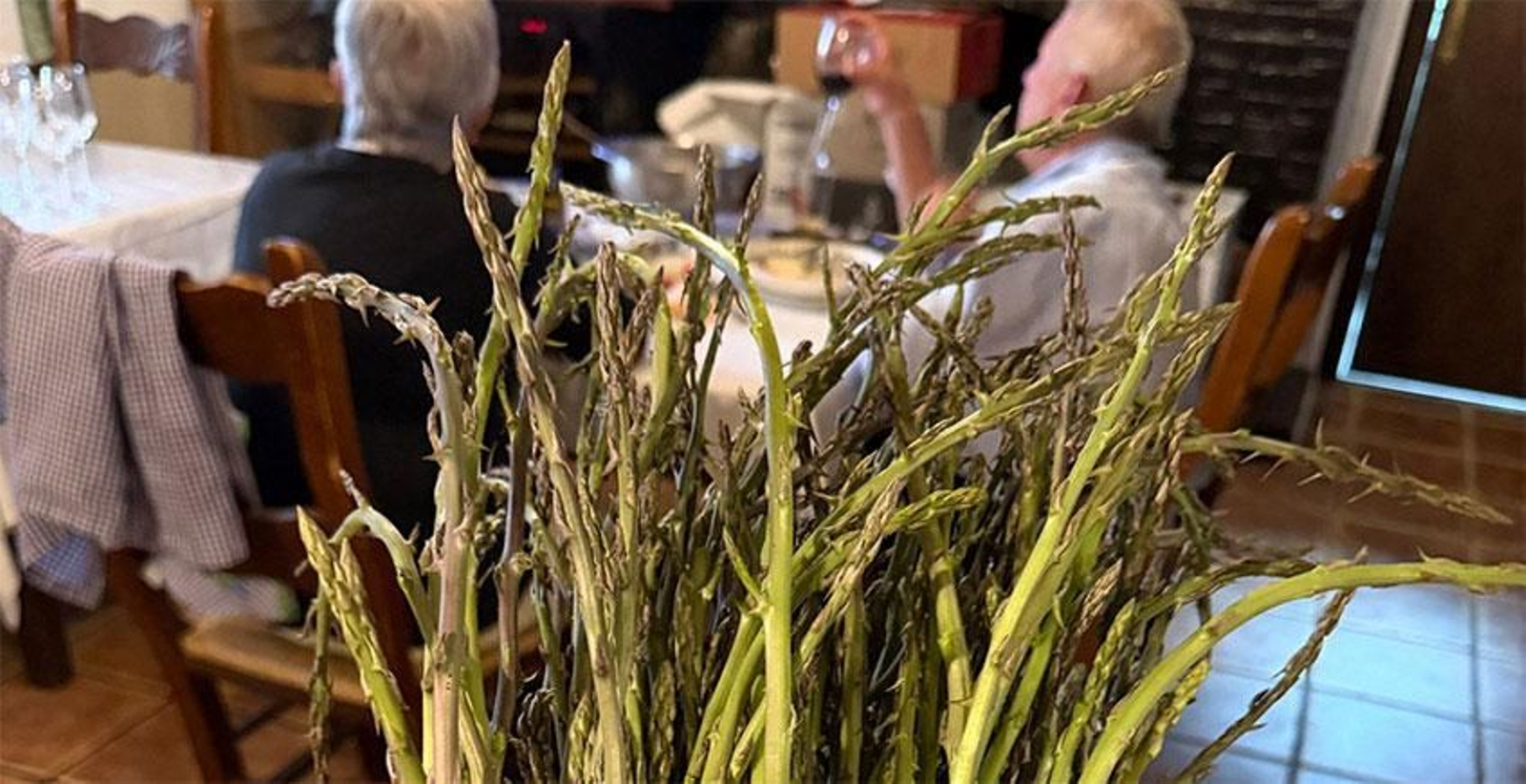 Un manojo de espárragos.