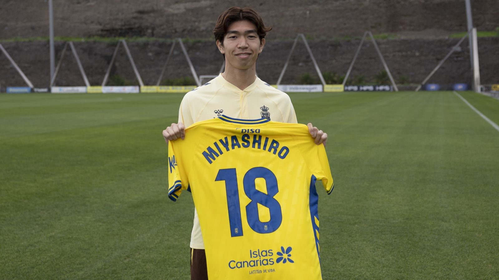 Taisei Miyashiro, nuevo jugador de la UD Las Palmas, en su presentación.
