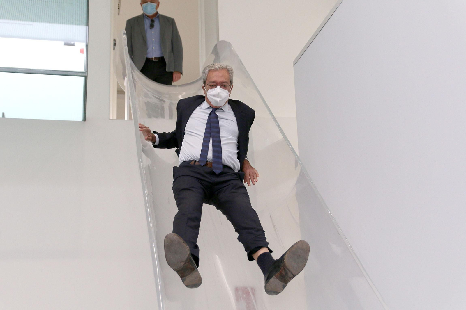 Fotogalería de la visita de Juan Marín a Kimitec, al PITA y a Unica Group