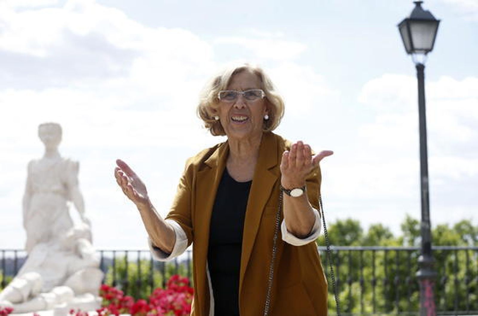 Manuela Carmena se ve alcaldesa de Madrid tras hablar con Carmona