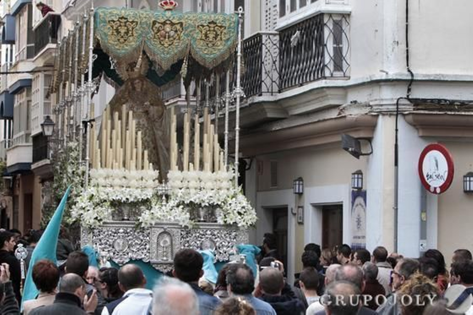 Estación de penitencia de la hermandad del Prendimiento de Cádiz. 

Foto: Lourdes de Vicente