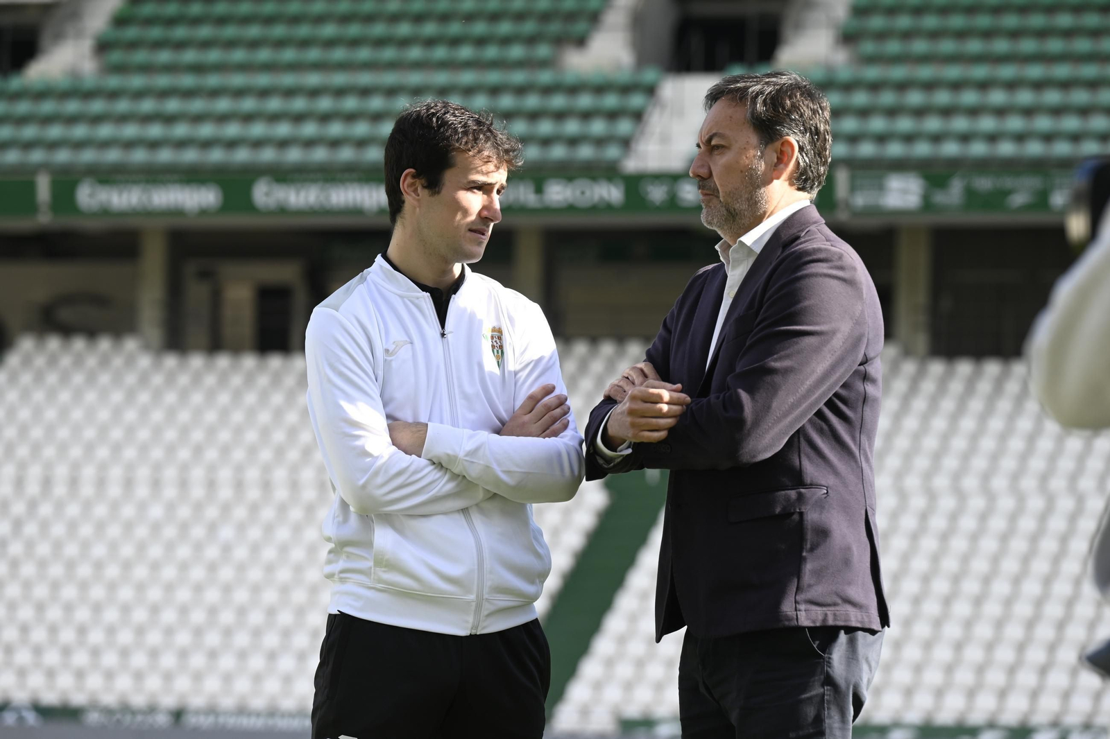 Las mejores fotos de la presentación de Jon Magunazelaia como jugador del Córdoba CF